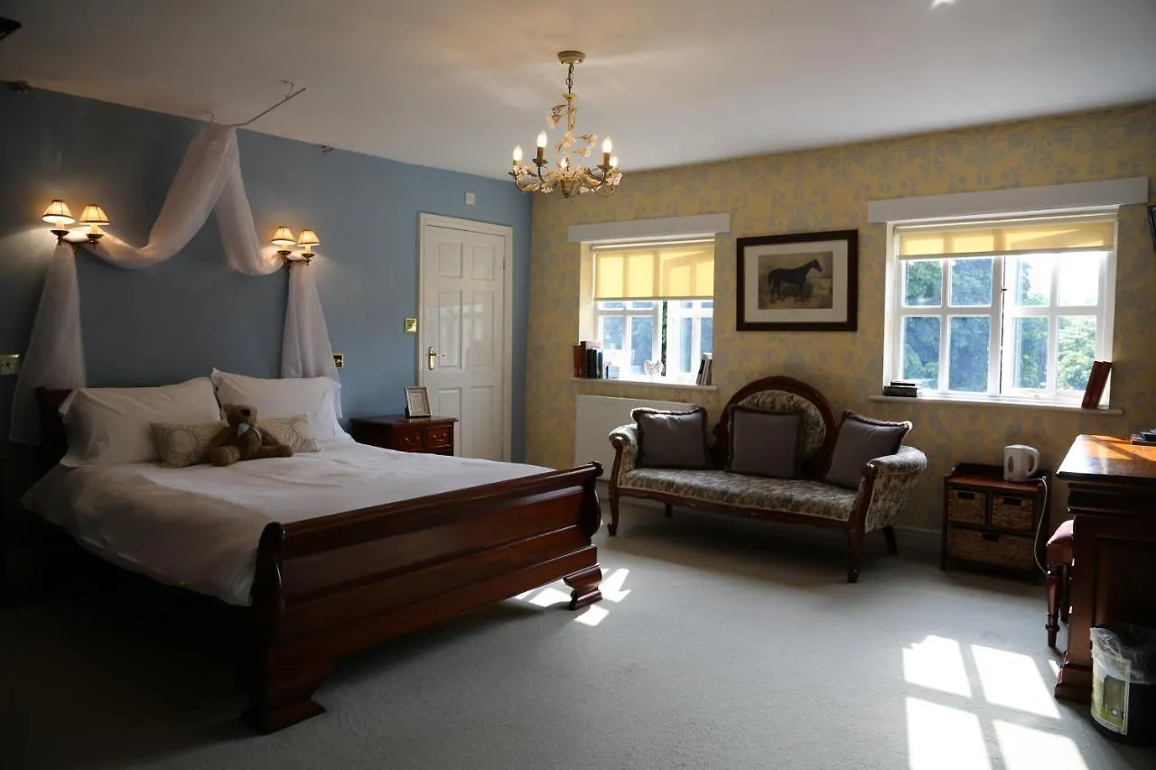 The Crown Inn Roecliffe 4*,